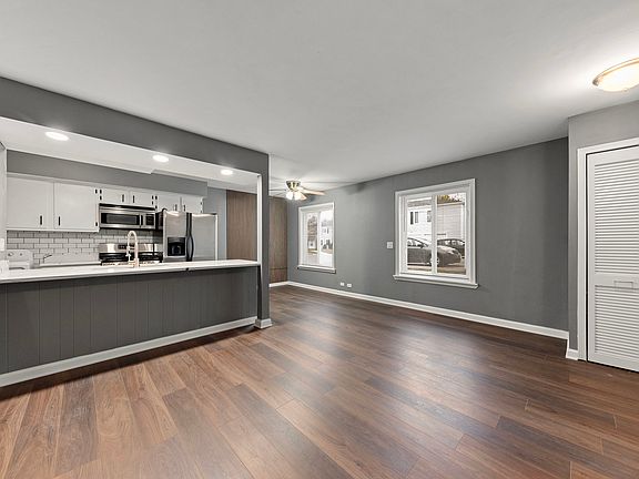5th image of 1200 Cove Dr #225C