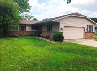 1208 Oriole Dr, Bowling Green, OH 43402