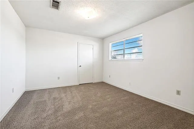 3827 Vernon St — Photo 11