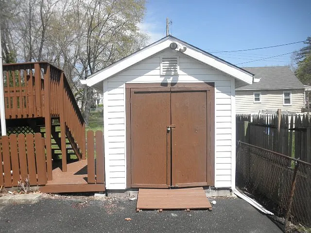 2512 Halcyon Ave — Photo 2