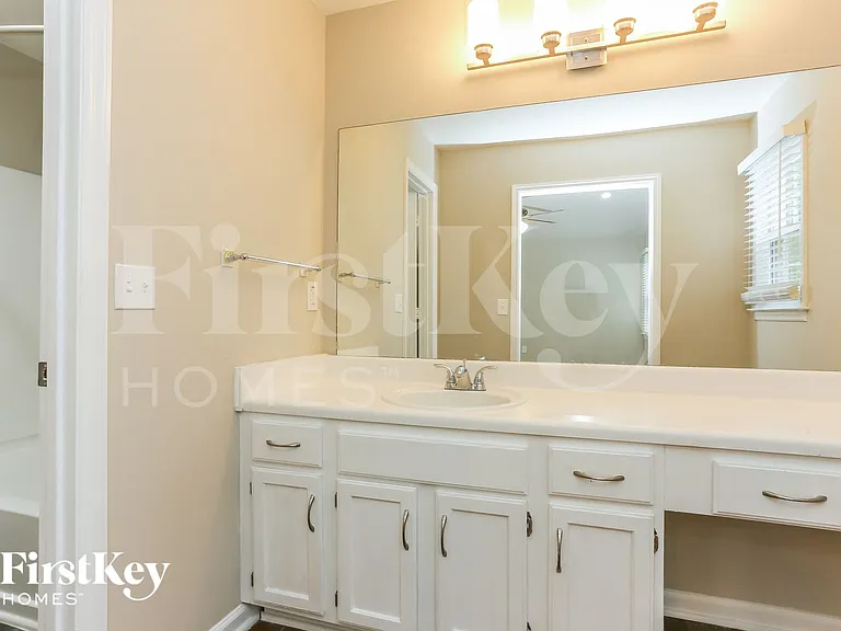 5395 Telford Ct — Photo 12