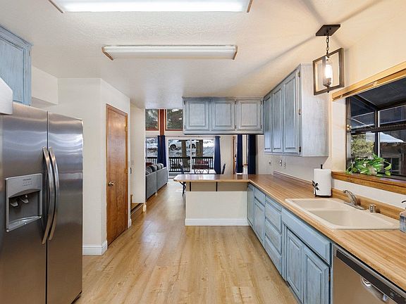3rd image of 1126 Regency Way
