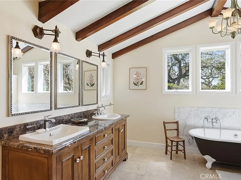 2611 Janin Way — Photo 36