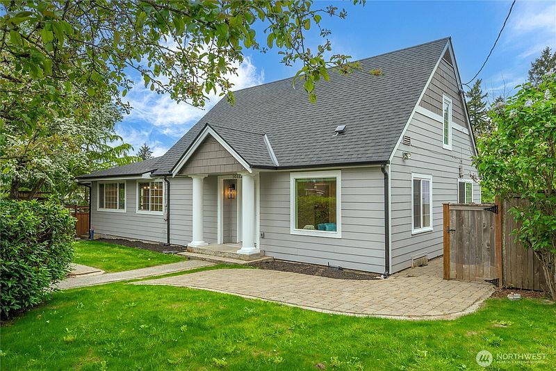 2nd image of 10112 SE 200th Street
