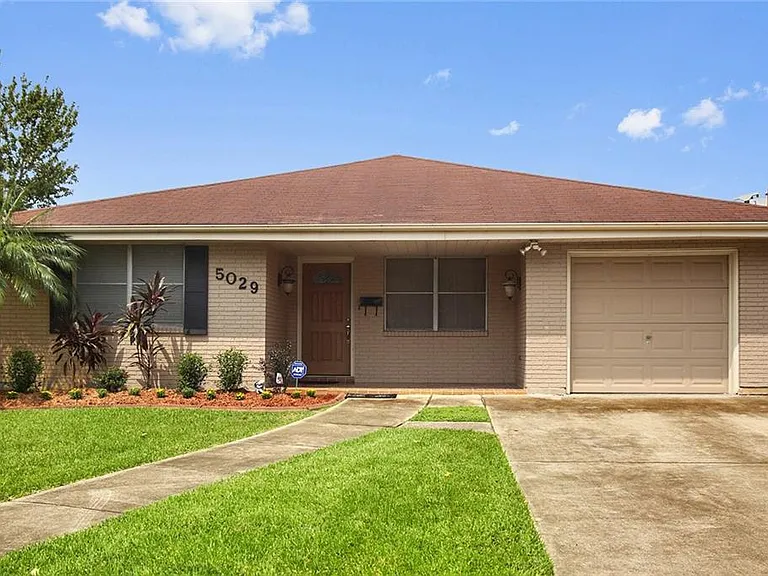 5029 Loveland St — Photo 1