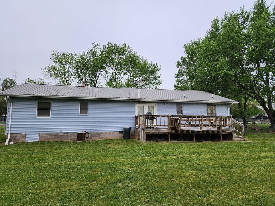 2nd image of 10507 N Maple Street