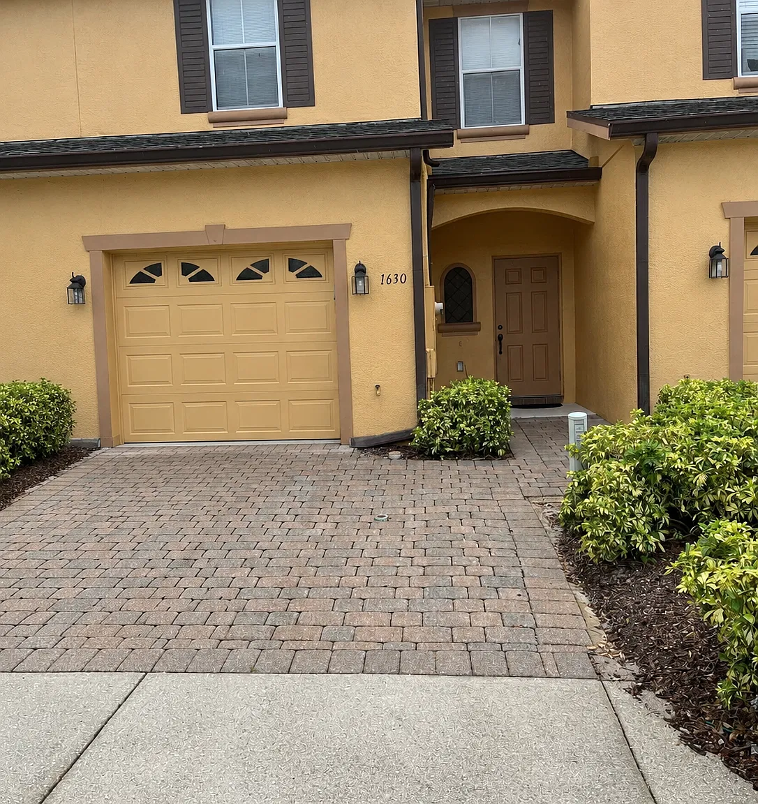 3 bed, 2.5 bath, 1203 sqft, $2,000 — Photo 1