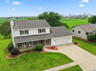 420 Johnson St, Valders, WI 54245