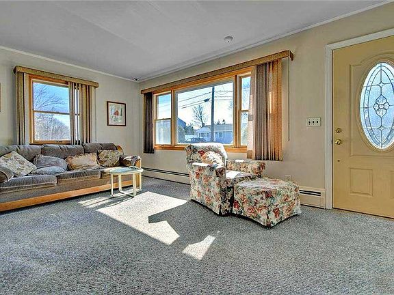 4th image of 31 Herbert Cir