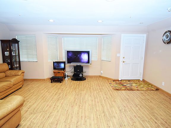 4th image of 1328 N Columbus Ave Unit 2
