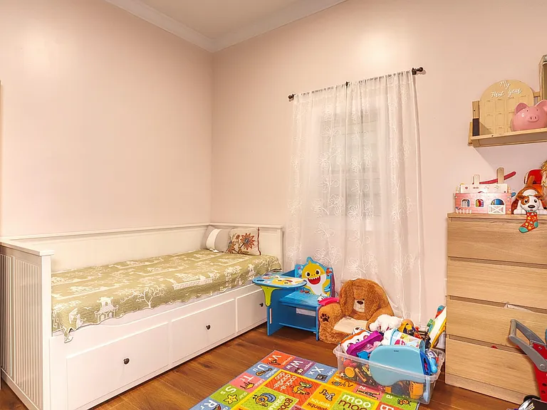 125 Oak St #1 — Photo 8