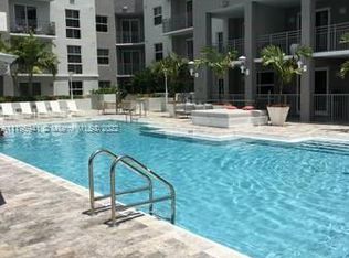 3737 Peacock Ave #702P, Miami, FL 33146