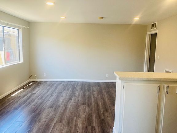 5th image of 829 N Bunker Hill Ave APT B