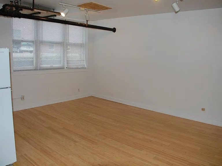 516 University Ave SE #B2 — Photo 2