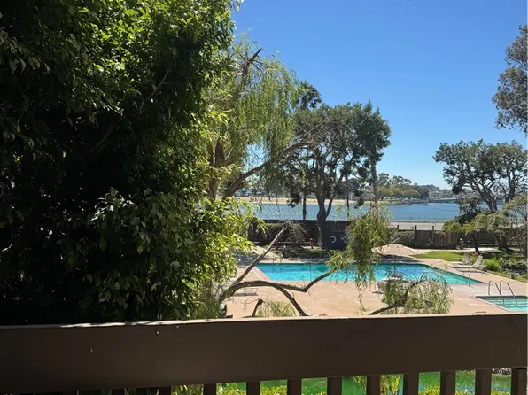 6326 Marina Pacifica Dr S, Long Beach, CA 90803