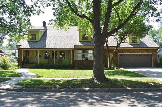 1st image of 14 W Manor Dr