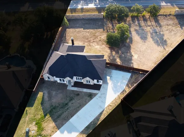 105 Oxford Ct, Weatherford, TX 76088