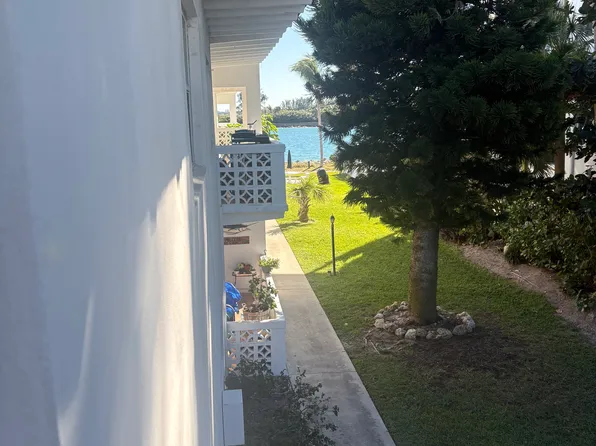 220 Inlet Way APT 3, West Palm Beach, FL 33404