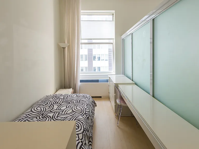 15 Broad St #716 — Photo 14