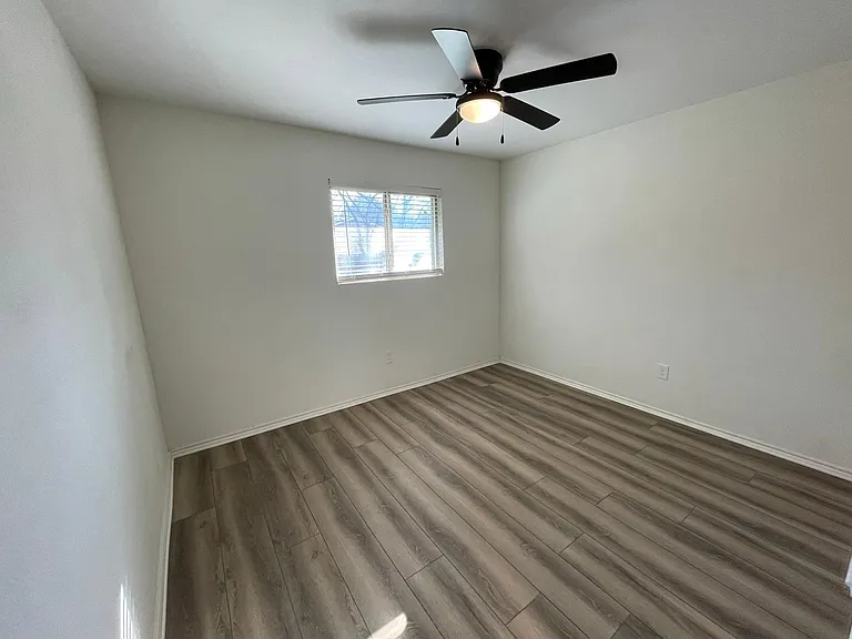 401 Village Dr — Photo 12