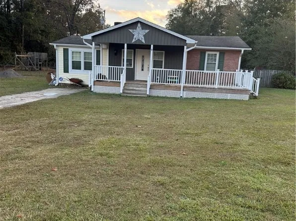 2244 Lindsay Rd, Raeford, NC 28376