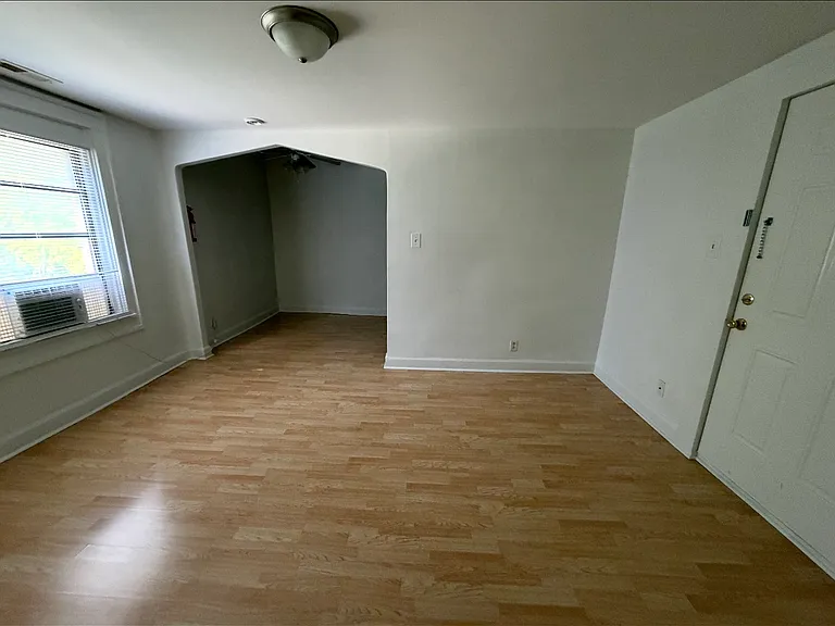 2123 N College Ave #4 — Photo 5