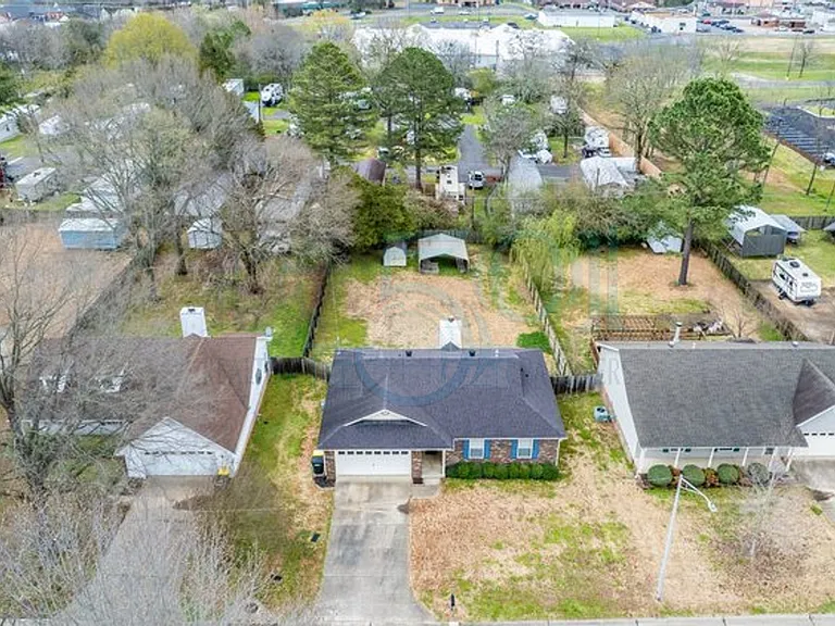 116 Tiffany Cir — Photo 36