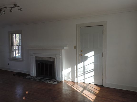 LIVING ROOM WITH FIREPLACE