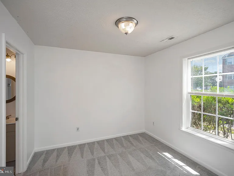 104 Stingray Ct — Photo 31