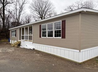 56 Overlook Dr, Oakdale, PA 15071