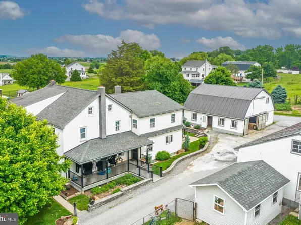 57 Orchard Rd, Bird In Hand, PA 17505