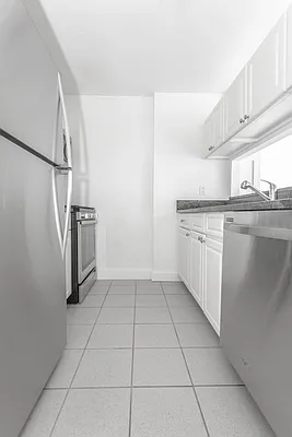 Rented by Lisa Management | media 26