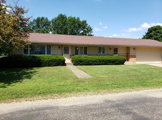 225 Easter St, Fairview, IL 61432