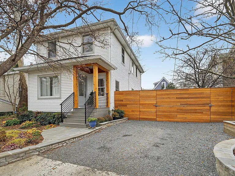 818 19th St S — Photo 25