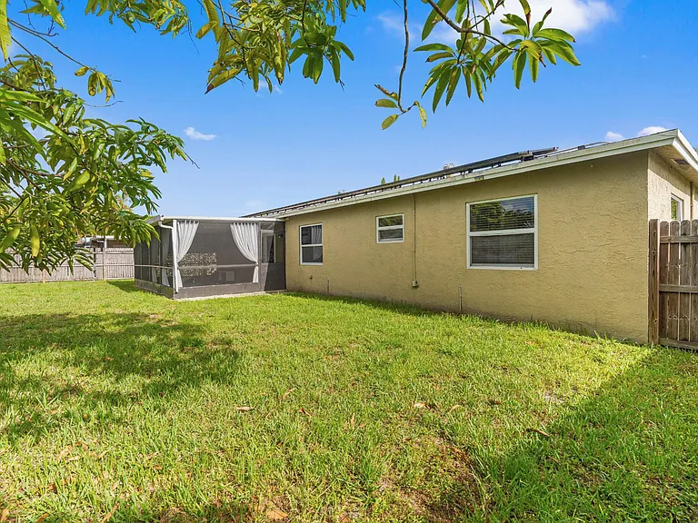 4784 Alfresco St — Photo 14