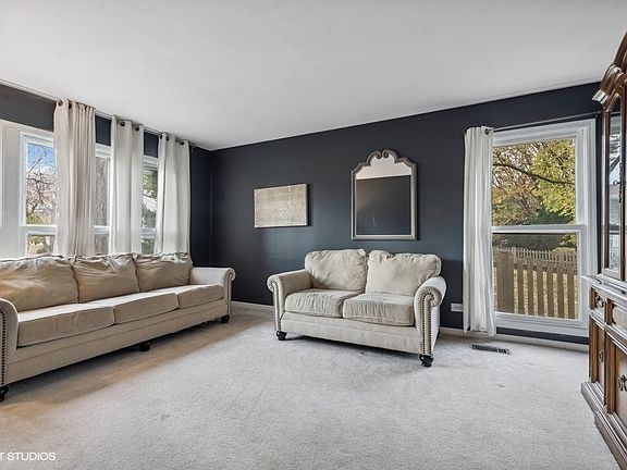 3rd image of 268 Southfield Dr