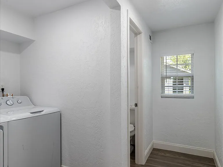 122 NE Angus St — Photo 17
