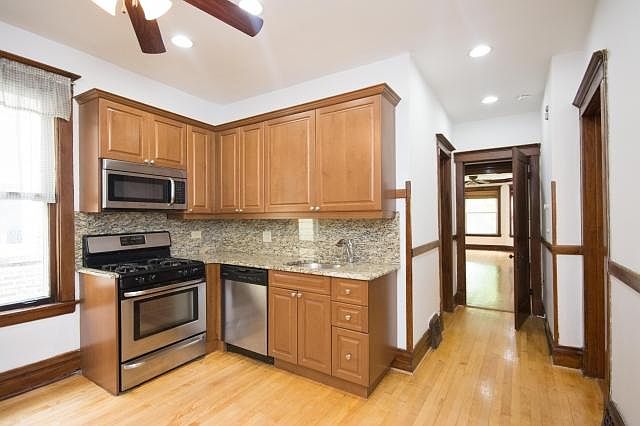 1st image of 2234 W Leland Ave
