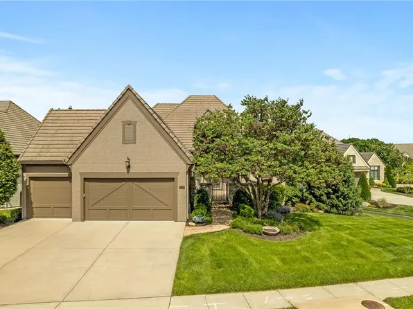 15201 Catalina St, Leawood, KS 66224