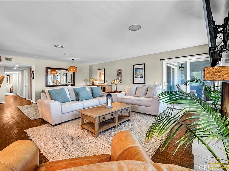 134 Avenida Presidio — Photo 3
