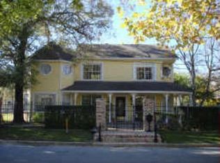 1107 N San Jacinto St, Conroe, TX 77301