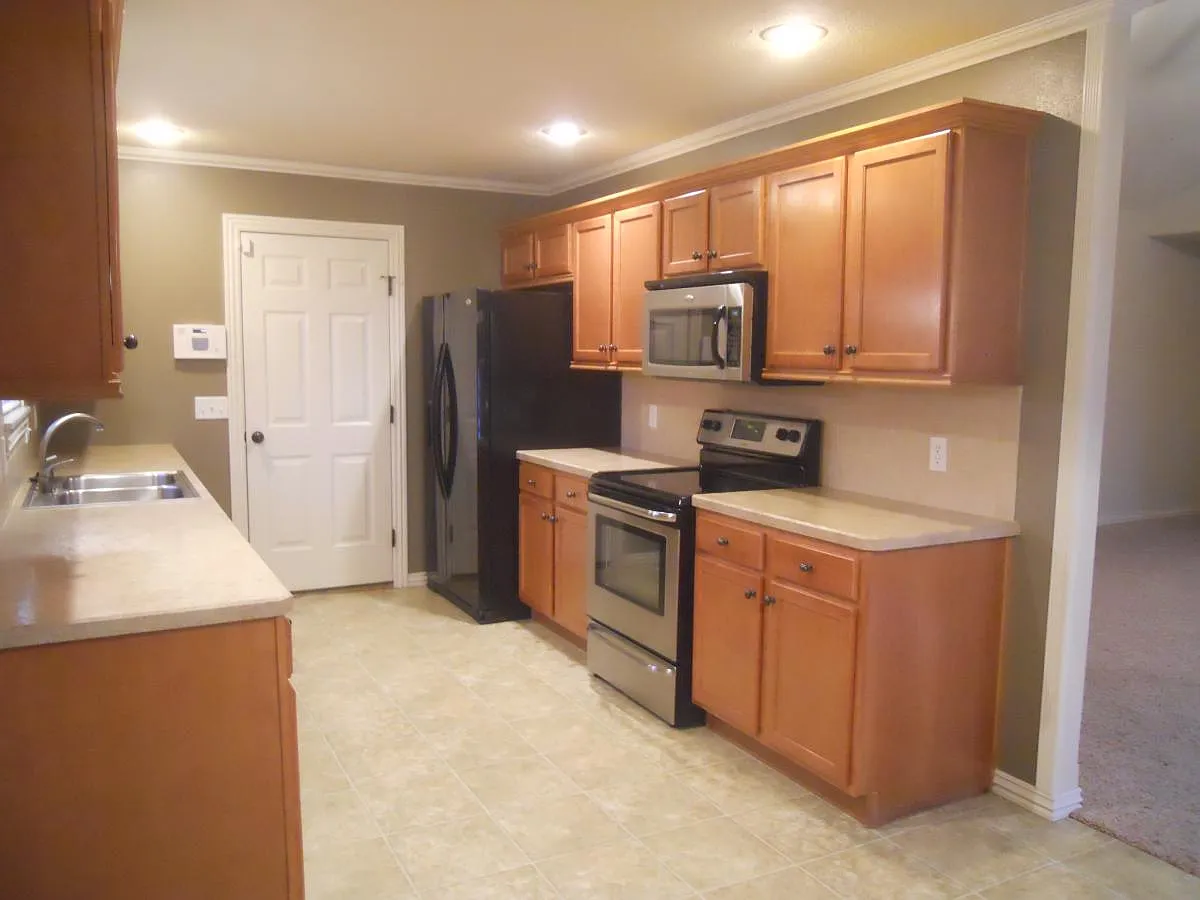 3 bed, 1861 sqft, $1,950 — Photo 3