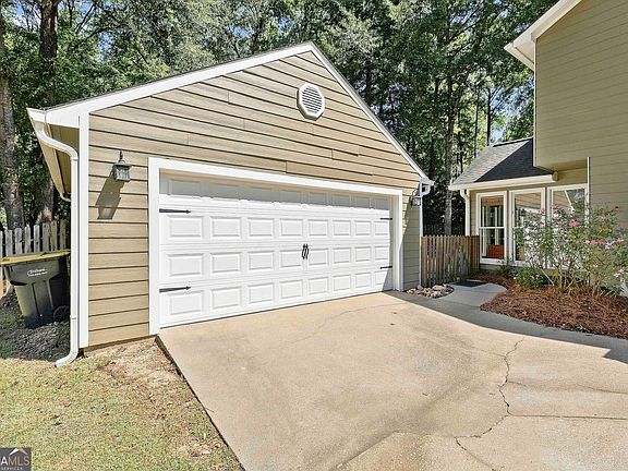 3rd image of 109 Rubicon Rd