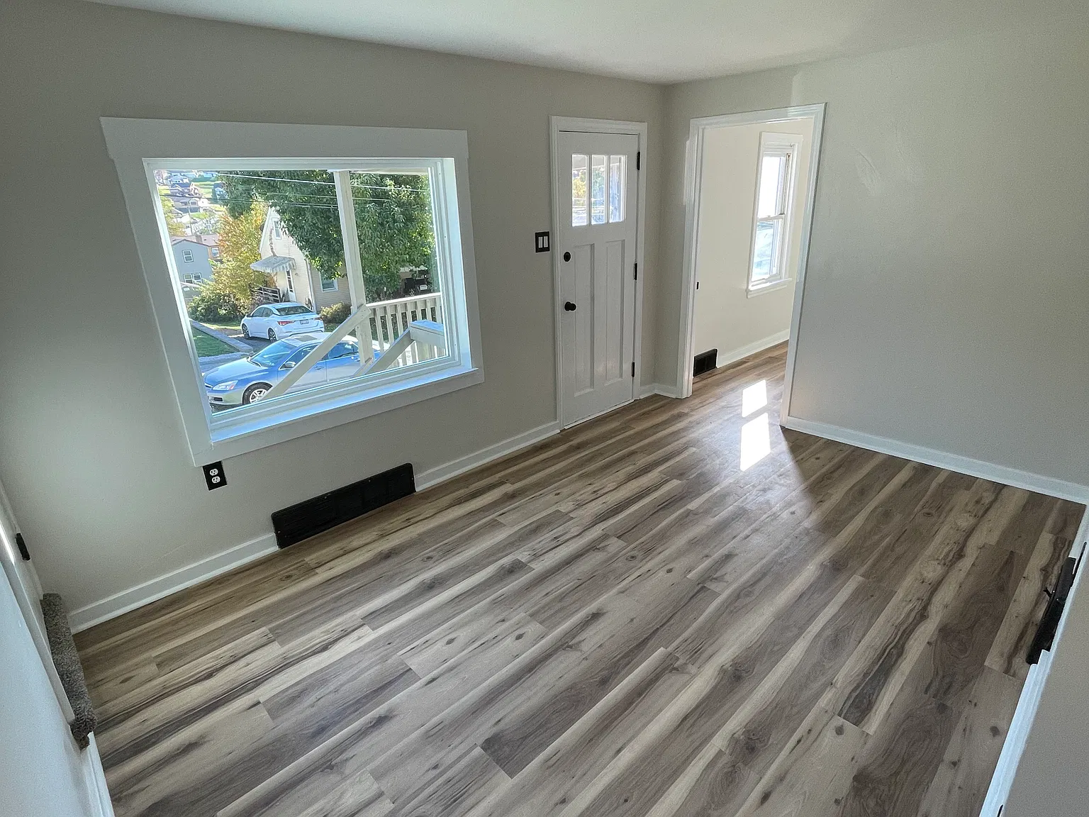 4 bed, 966 sqft, $1,450 — Photo 2