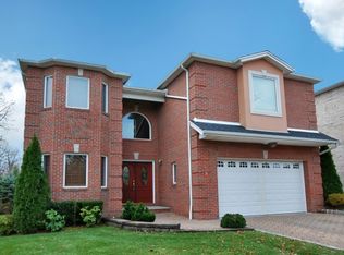 48 Van Nostrand Ave, Englewood Cliffs, NJ 07632