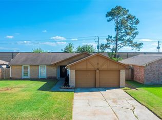 17330 Heritage Bay Dr, Webster, TX 77598