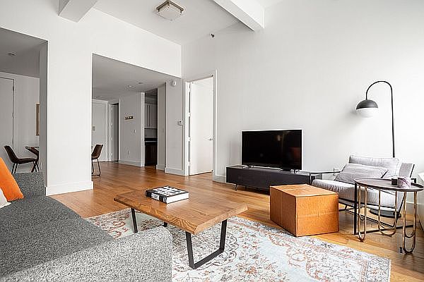 1st image of 37 Murray St #522