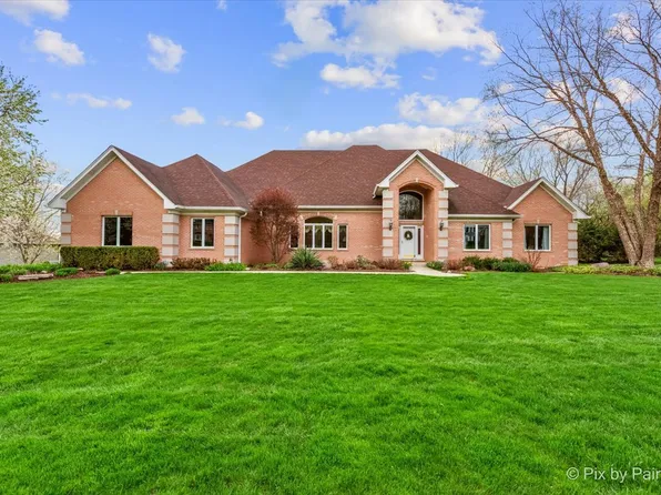 4 Mohawk Dr, South Barrington, IL 60010