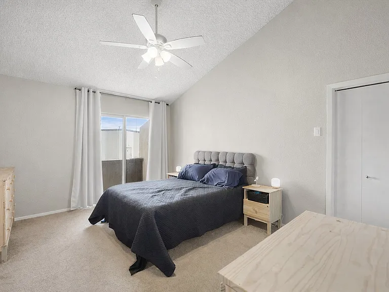 1818 Highbrook Ct — Photo 16