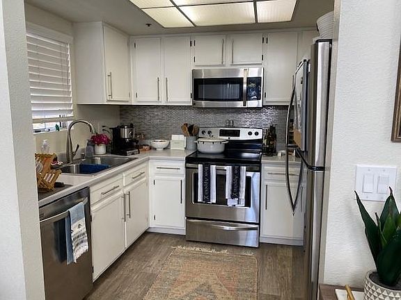 4th image of 1023 Southwood Dr APT H